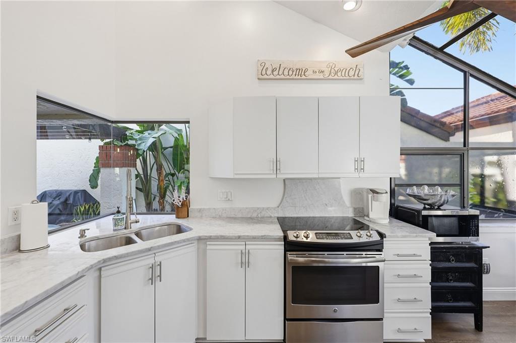 BAY VILLAS - Residential