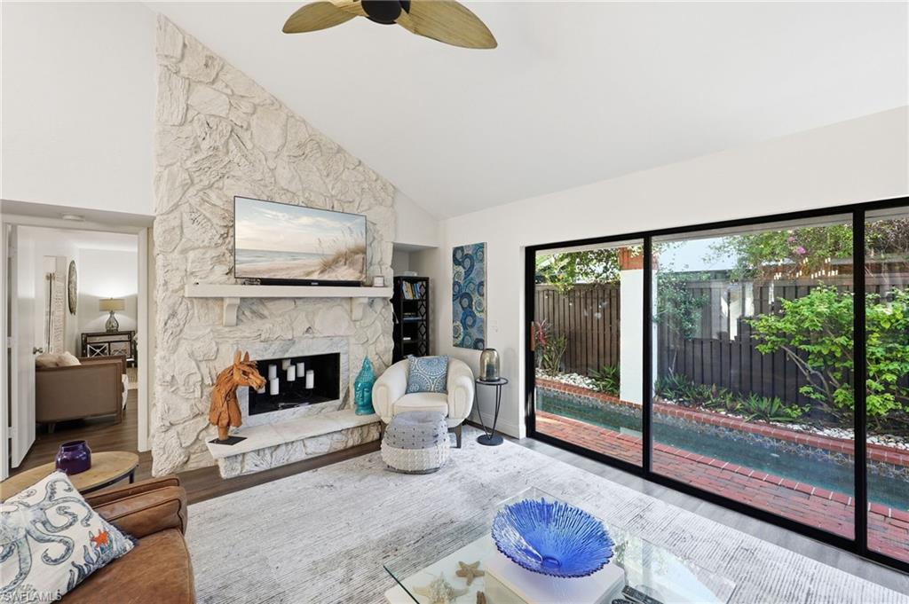 BAY VILLAS - Residential