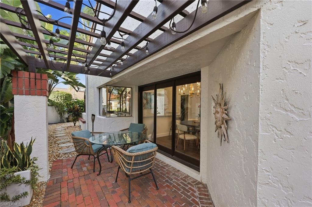 BAY VILLAS - Residential