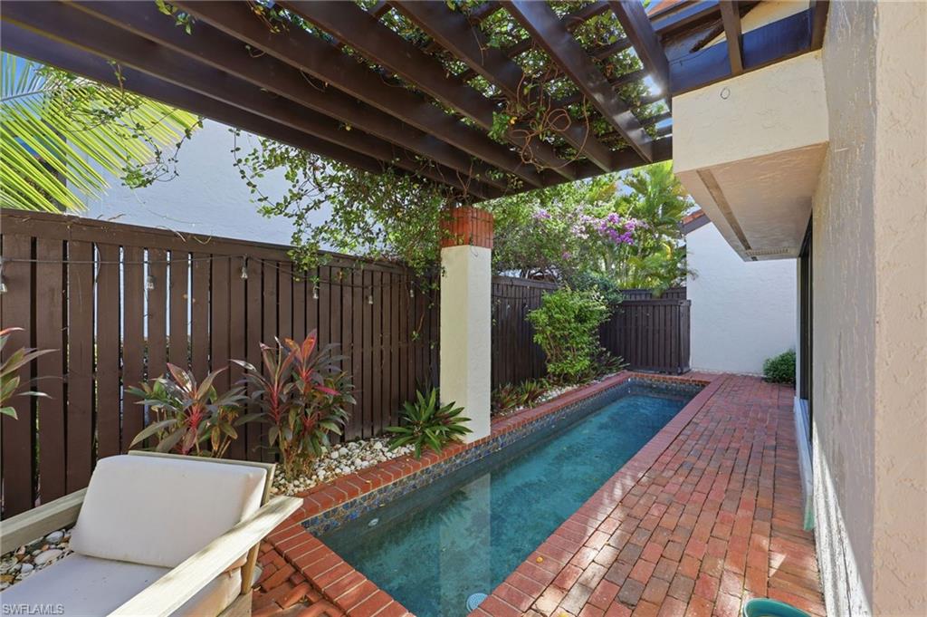 BAY VILLAS - Residential