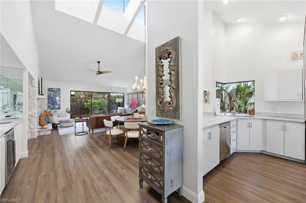 BAY VILLAS - Residential