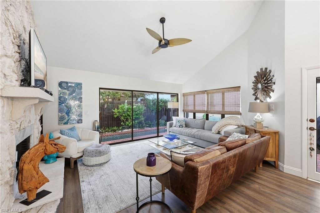 BAY VILLAS - Residential