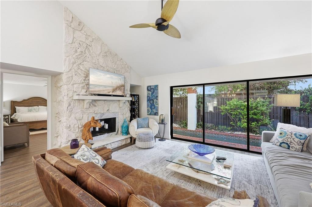BAY VILLAS - Residential