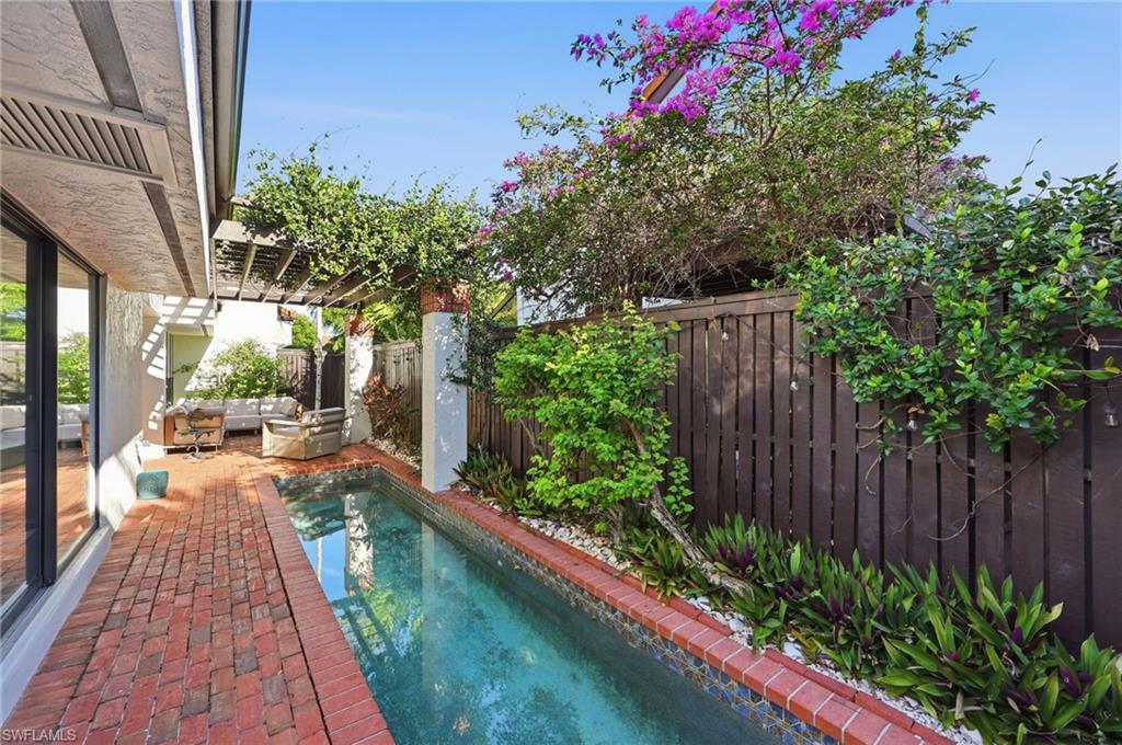 BAY VILLAS - Residential
