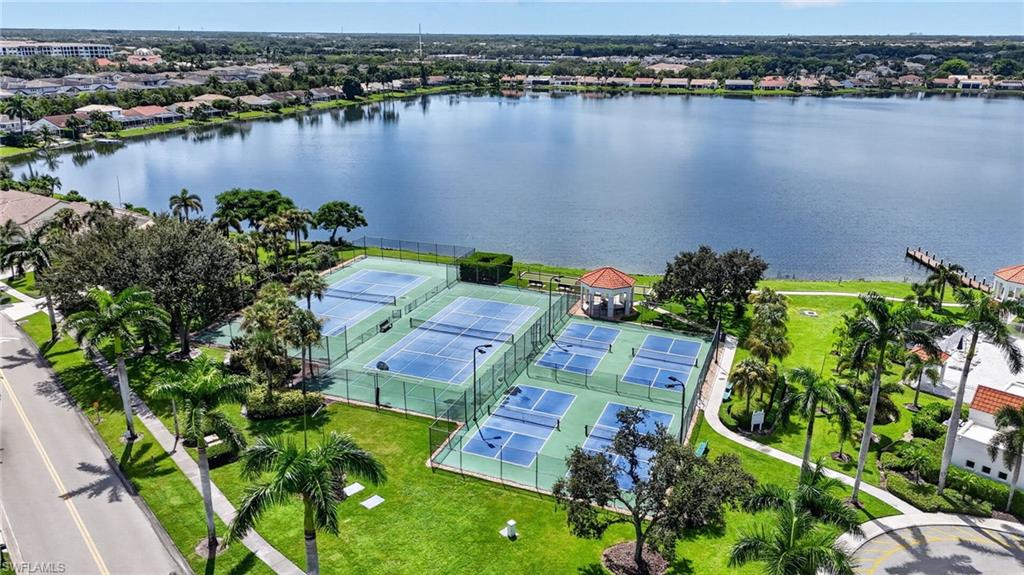 EMERALD LAKES - Residential