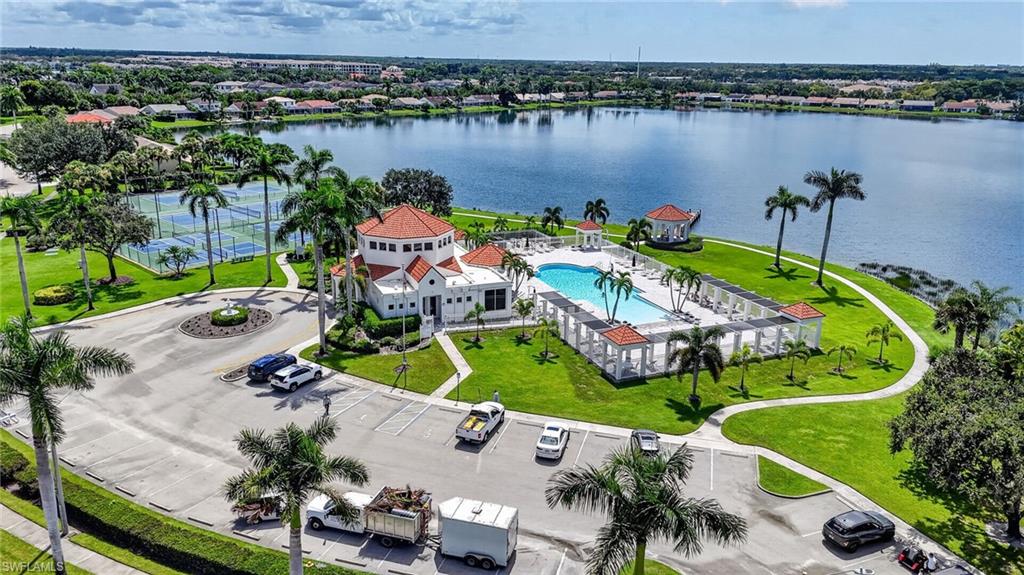 EMERALD LAKES - Residential