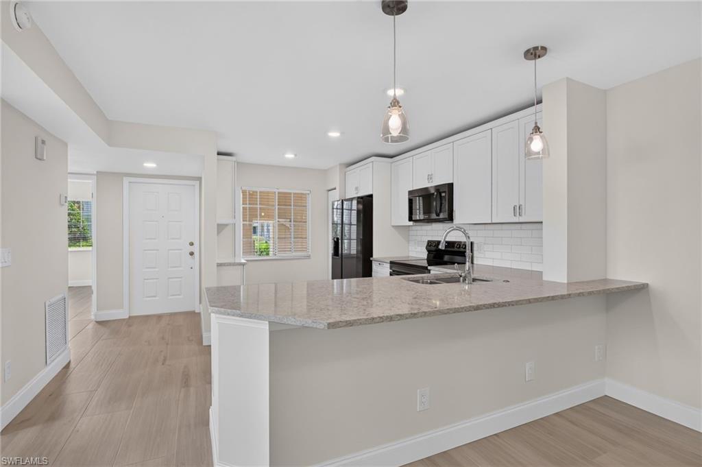 EMERALD LAKES - Residential