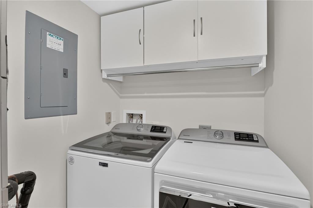 EMERALD LAKES - Residential