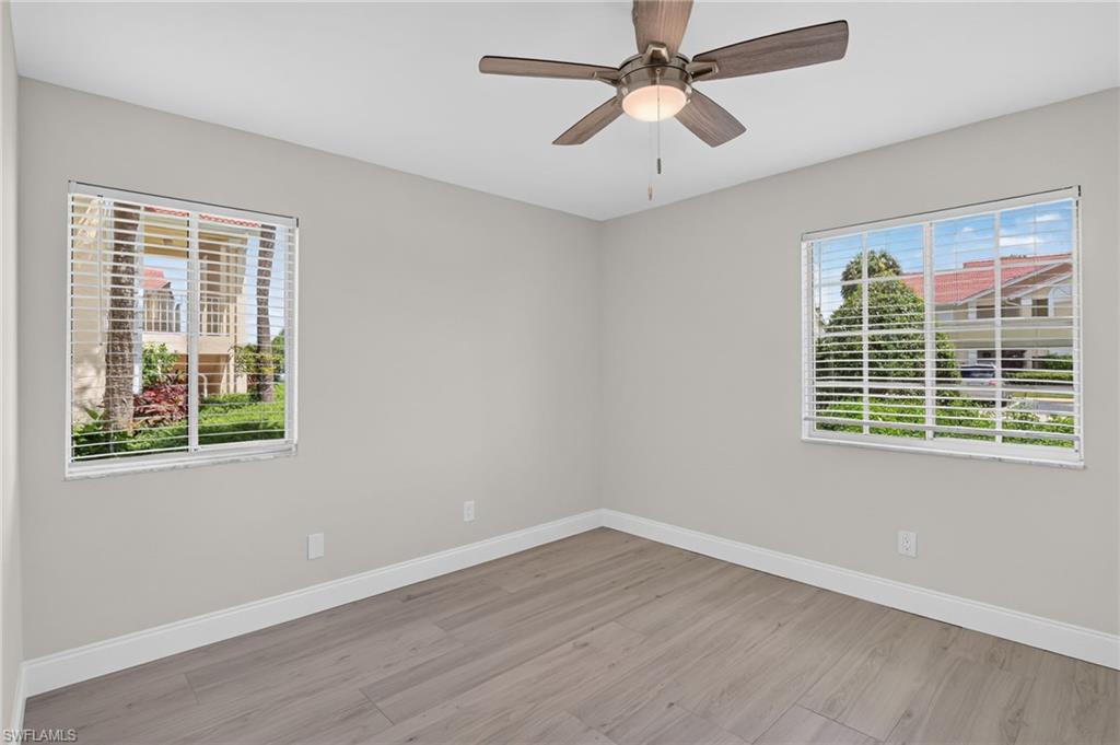 EMERALD LAKES - Residential