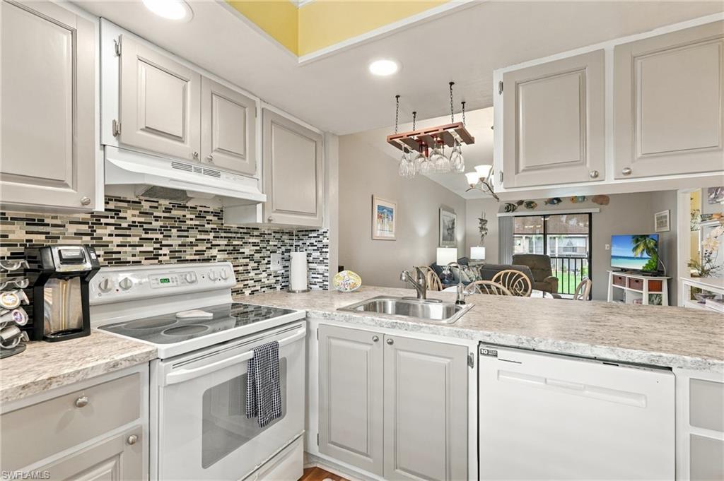 COUNTRY PINES CONDO - Residential