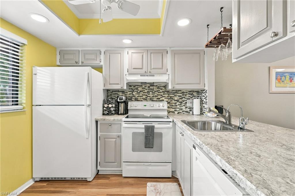 COUNTRY PINES CONDO - Residential