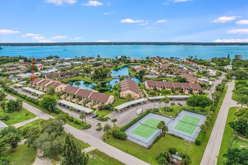 ADMIRALTY YACHT & RACQUET CLUB - Residential
