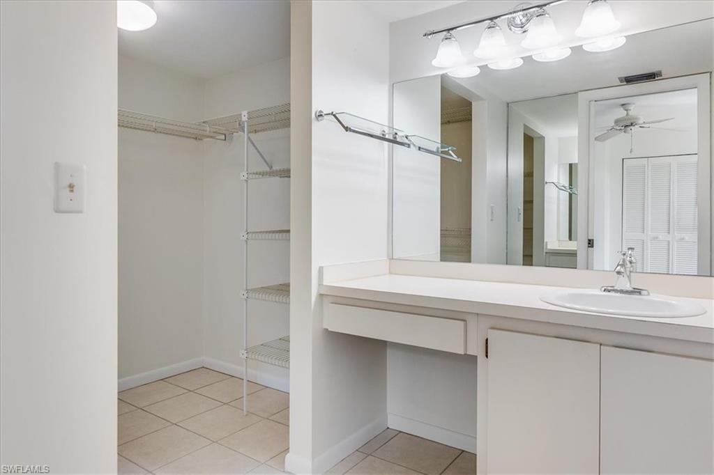 ADMIRALTY YACHT & RACQUET CLUB - Residential