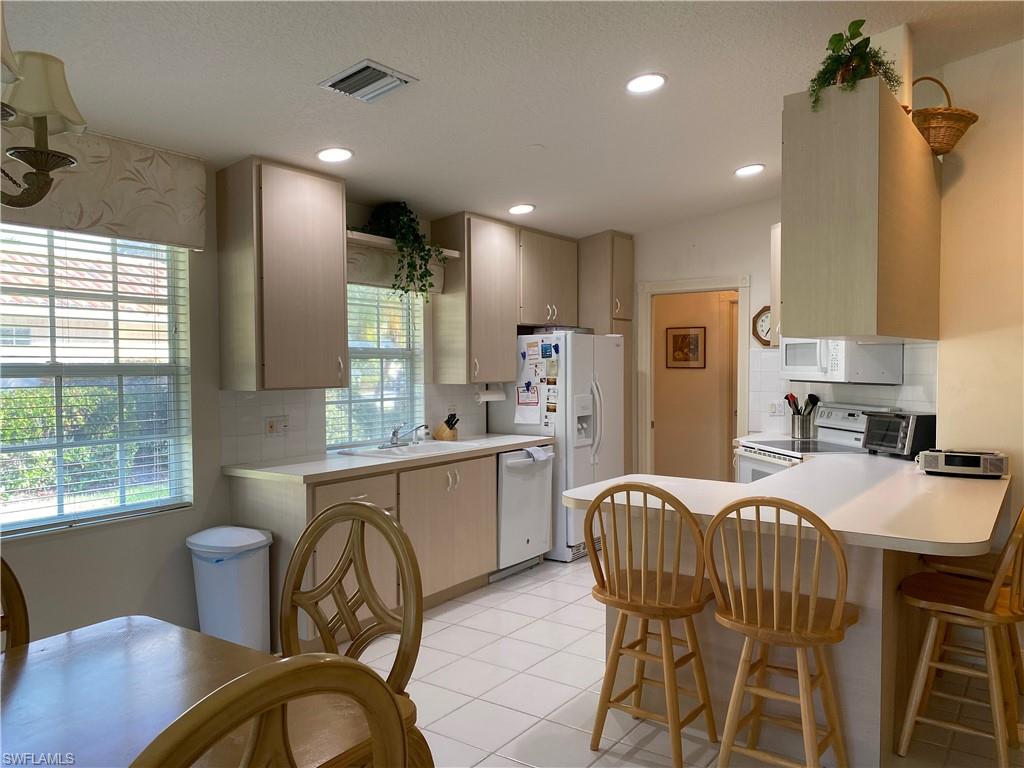 VILLAGE WALK - Residential Lease