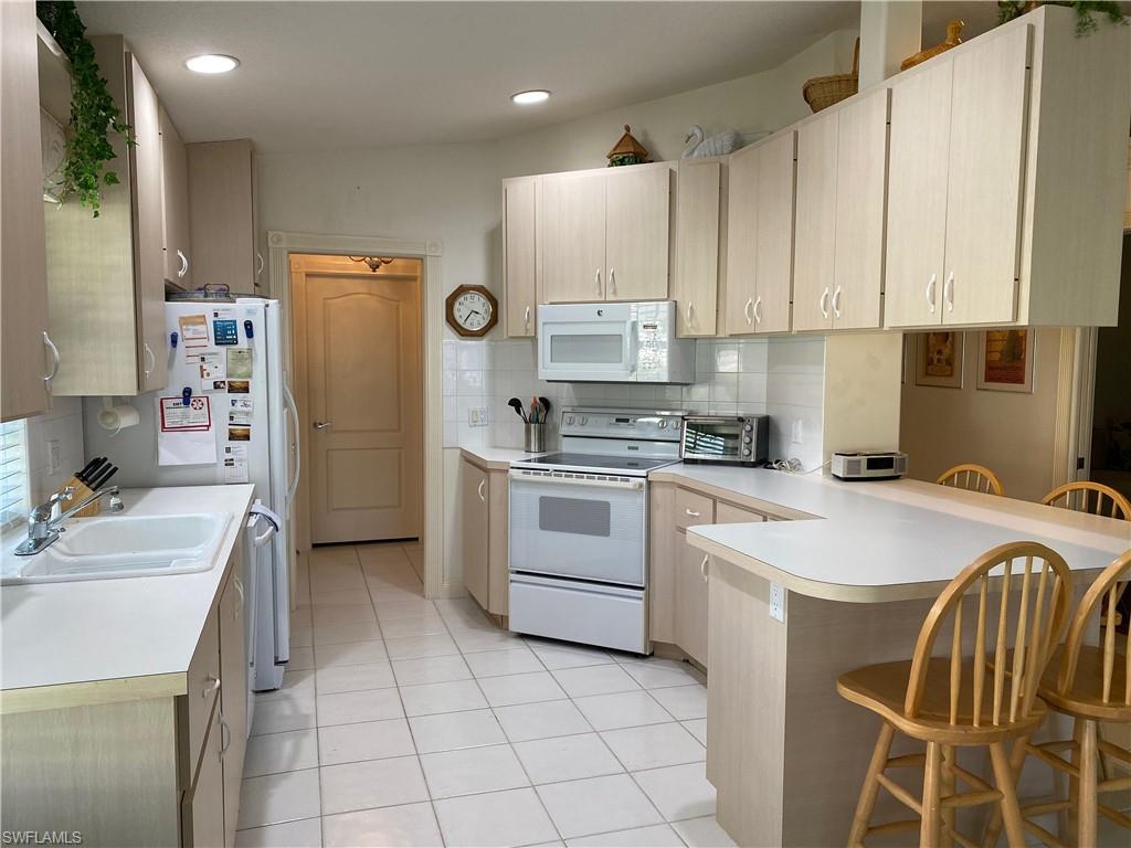 VILLAGE WALK - Residential Lease