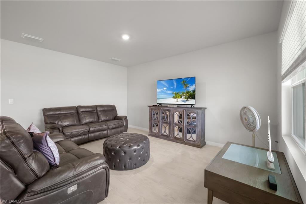 CORAL BAY - Residential