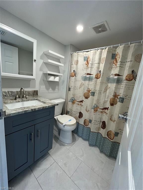 FIRST HARBOUR TOWER CONDO - Residential