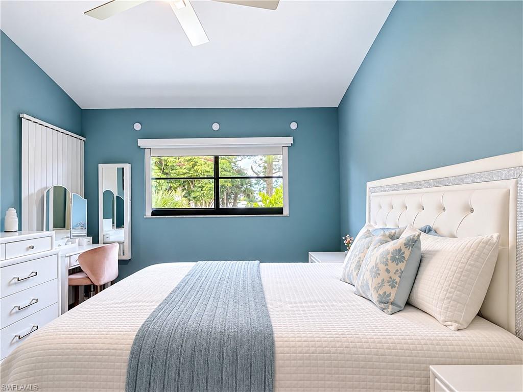 BOCA CIEGA MANOR - Residential