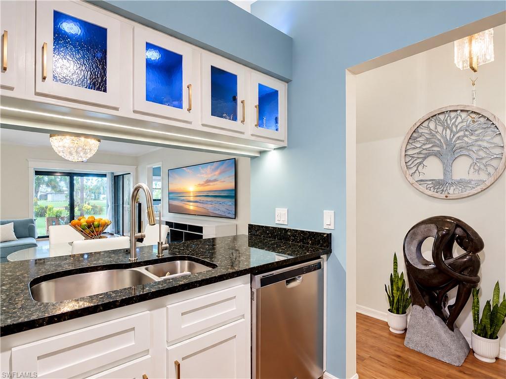 BOCA CIEGA MANOR - Residential