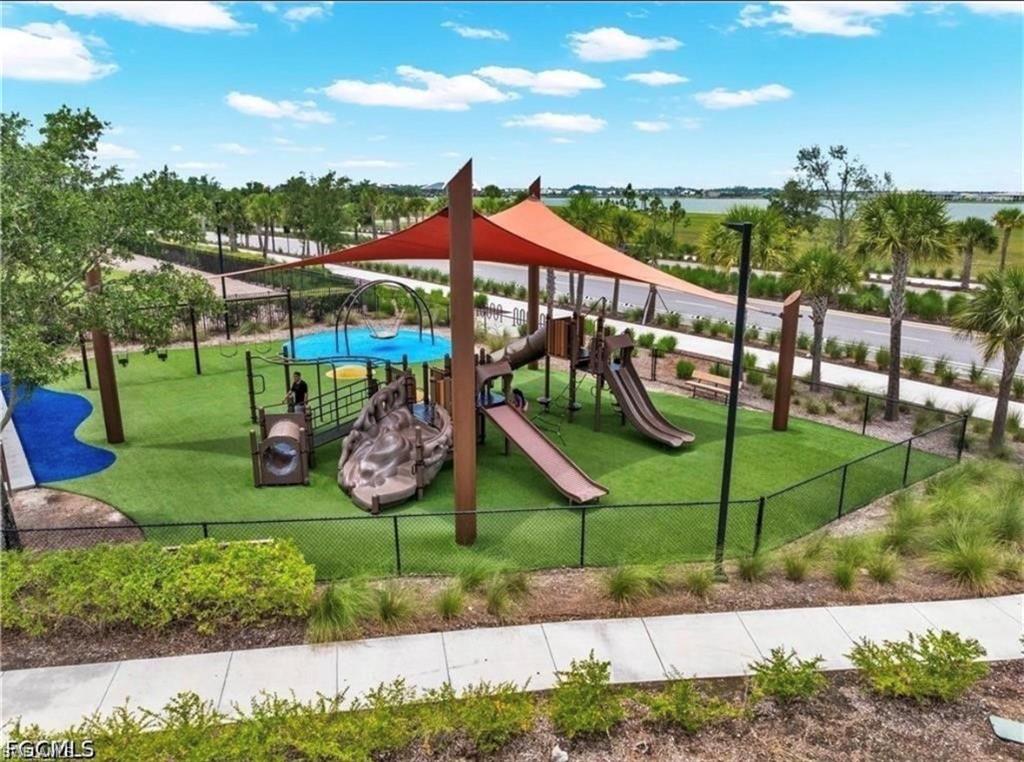 TRAILS EDGE - Residential Lease