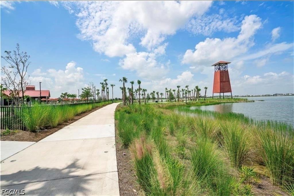 TRAILS EDGE - Residential Lease