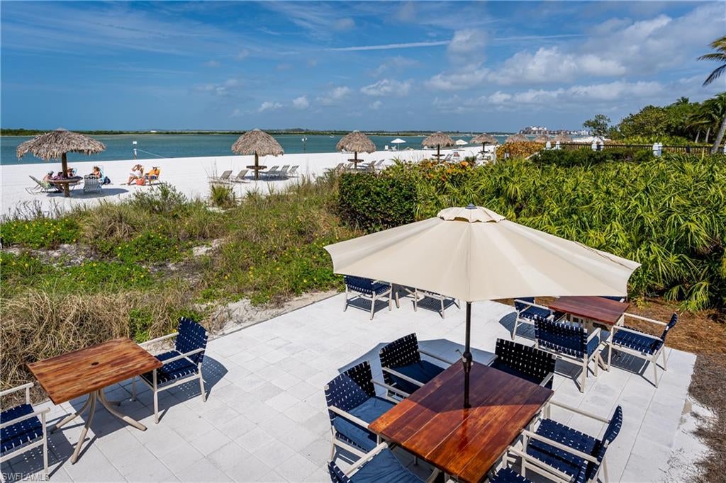 HIDEAWAY BEACH - Land