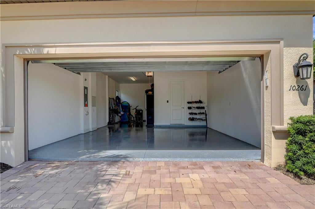 PEBBLE POINTE - Residential