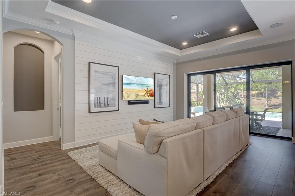 PEBBLE POINTE - Residential