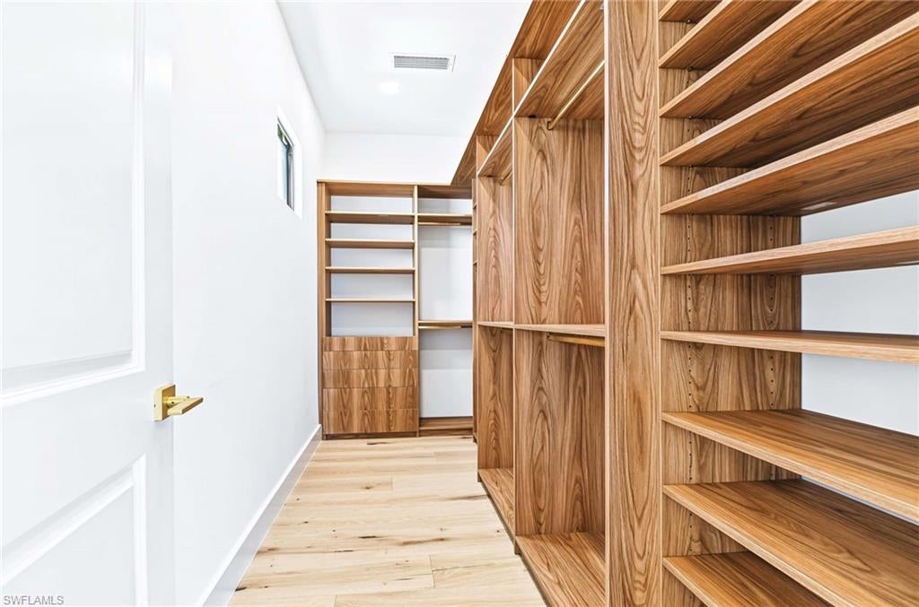 LEDFORD SHORES - Residential