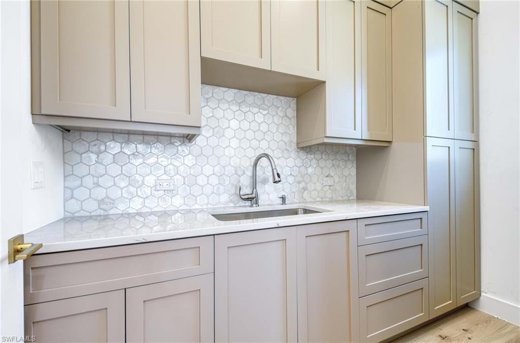 LEDFORD SHORES - Residential