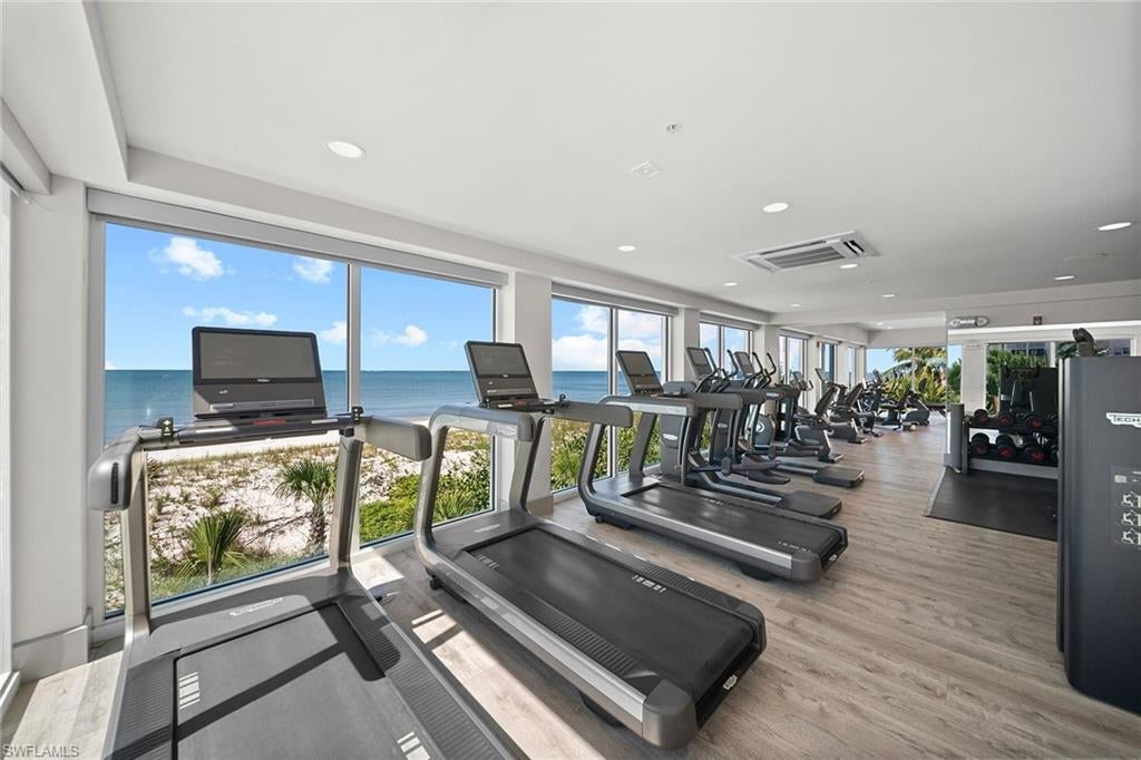 BAREFOOT BEACH CLUB - Residential