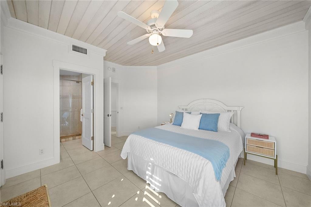 BAREFOOT BEACH CLUB - Residential