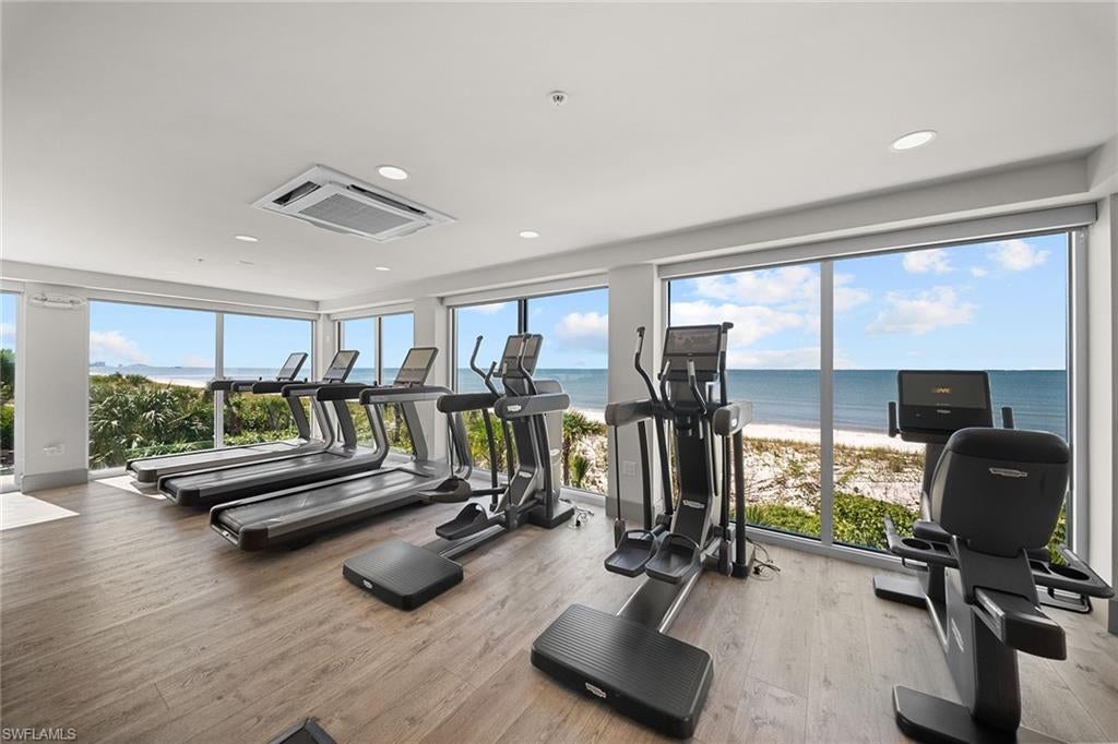 BAREFOOT BEACH CLUB - Residential