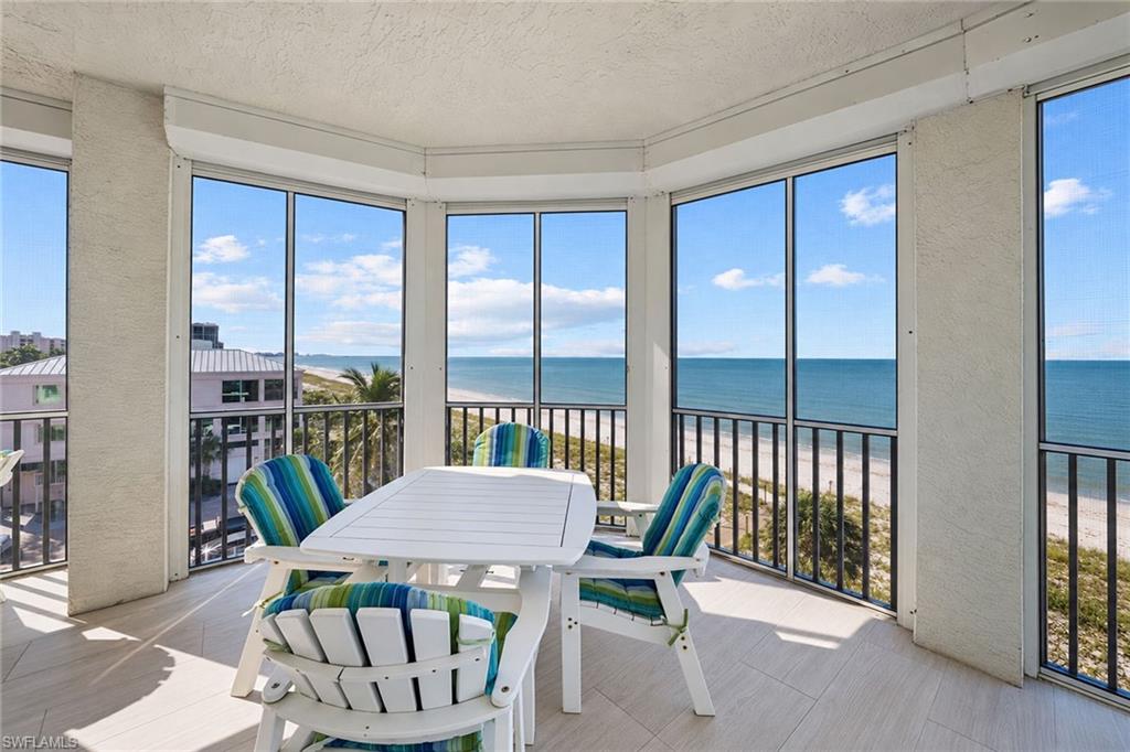 BAREFOOT BEACH CLUB - Residential