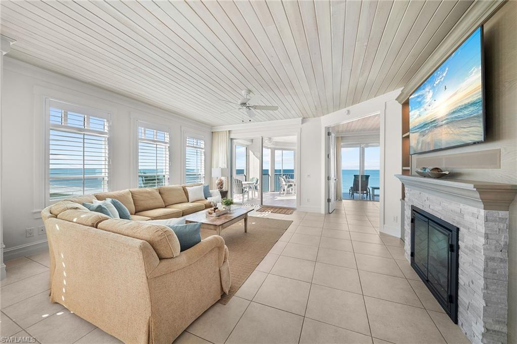 BAREFOOT BEACH CLUB - Residential