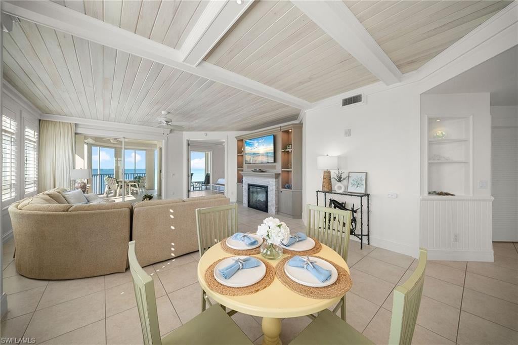 BAREFOOT BEACH CLUB - Residential