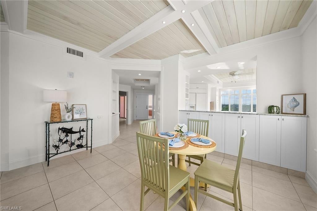 BAREFOOT BEACH CLUB - Residential