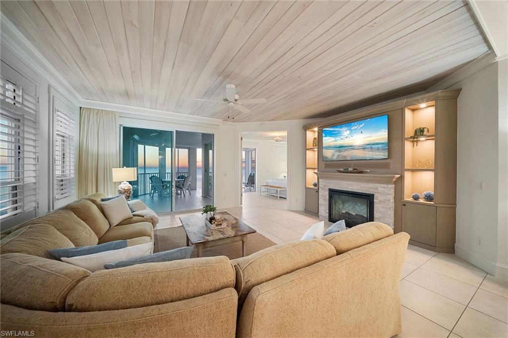 BAREFOOT BEACH CLUB - Residential