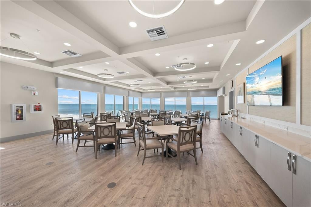 BAREFOOT BEACH CLUB - Residential