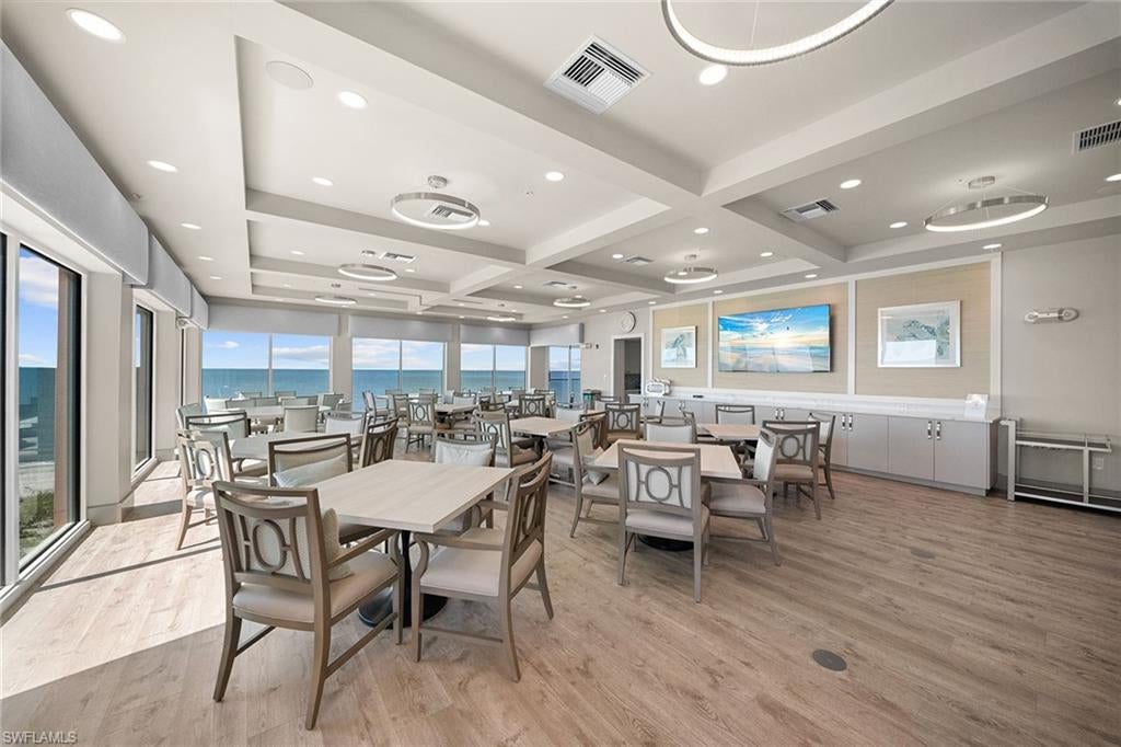 BAREFOOT BEACH CLUB - Residential