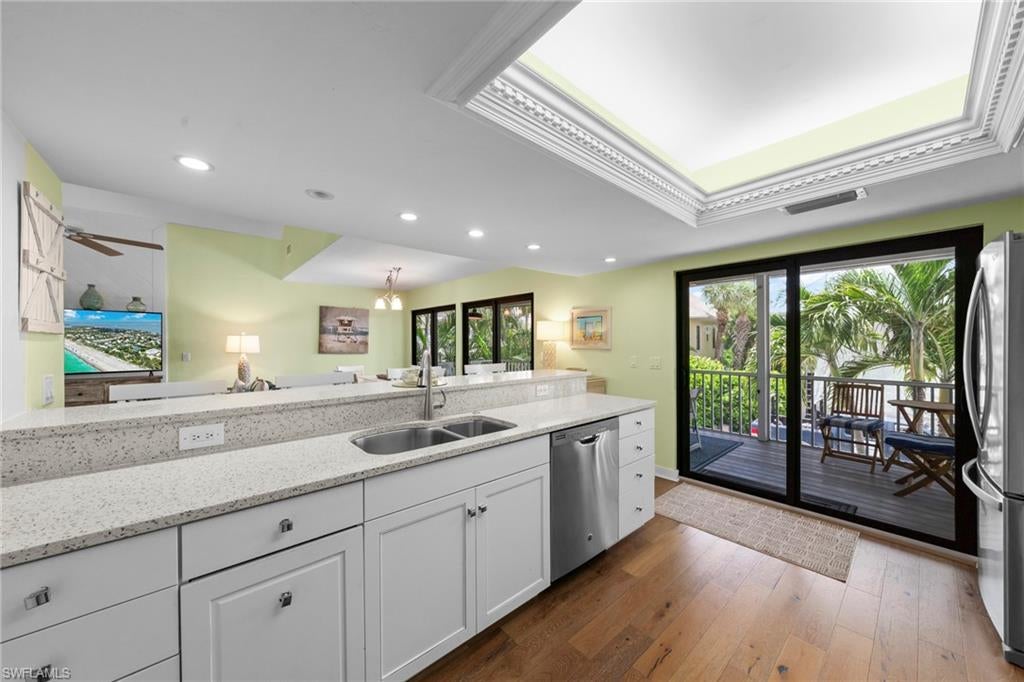 SUNSET CAPTIVA - Residential