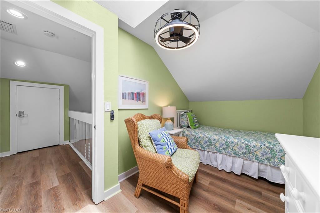 SUNSET CAPTIVA - Residential