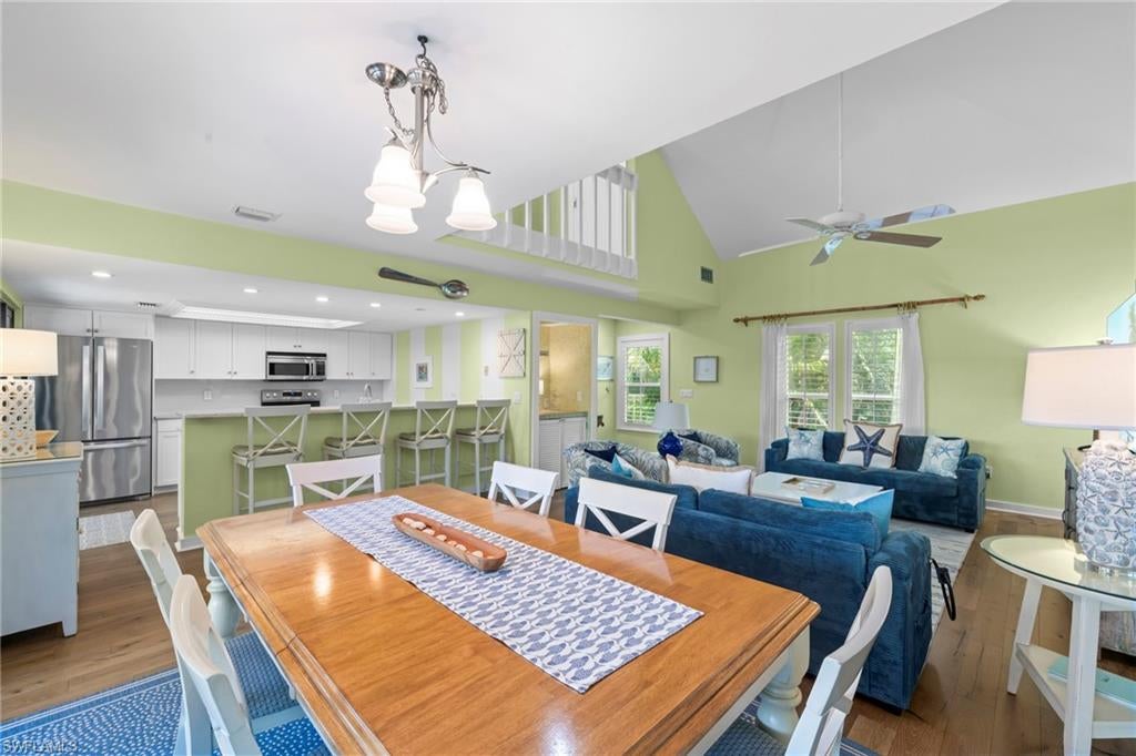 SUNSET CAPTIVA - Residential