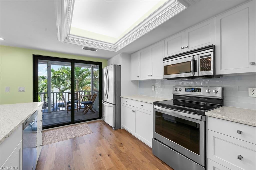 SUNSET CAPTIVA - Residential