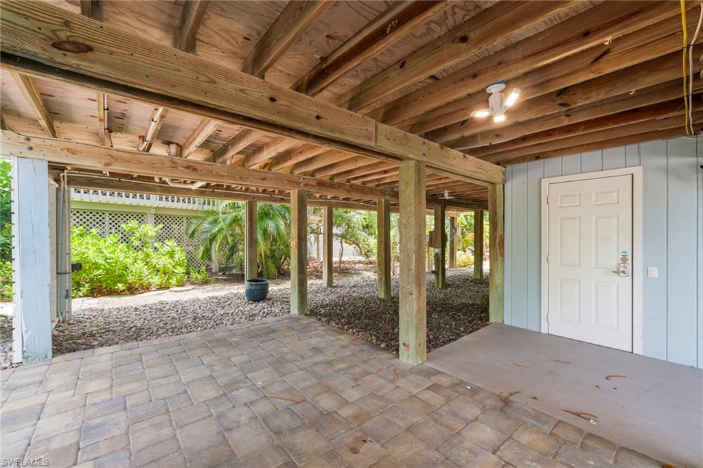 SUNSET CAPTIVA - Residential
