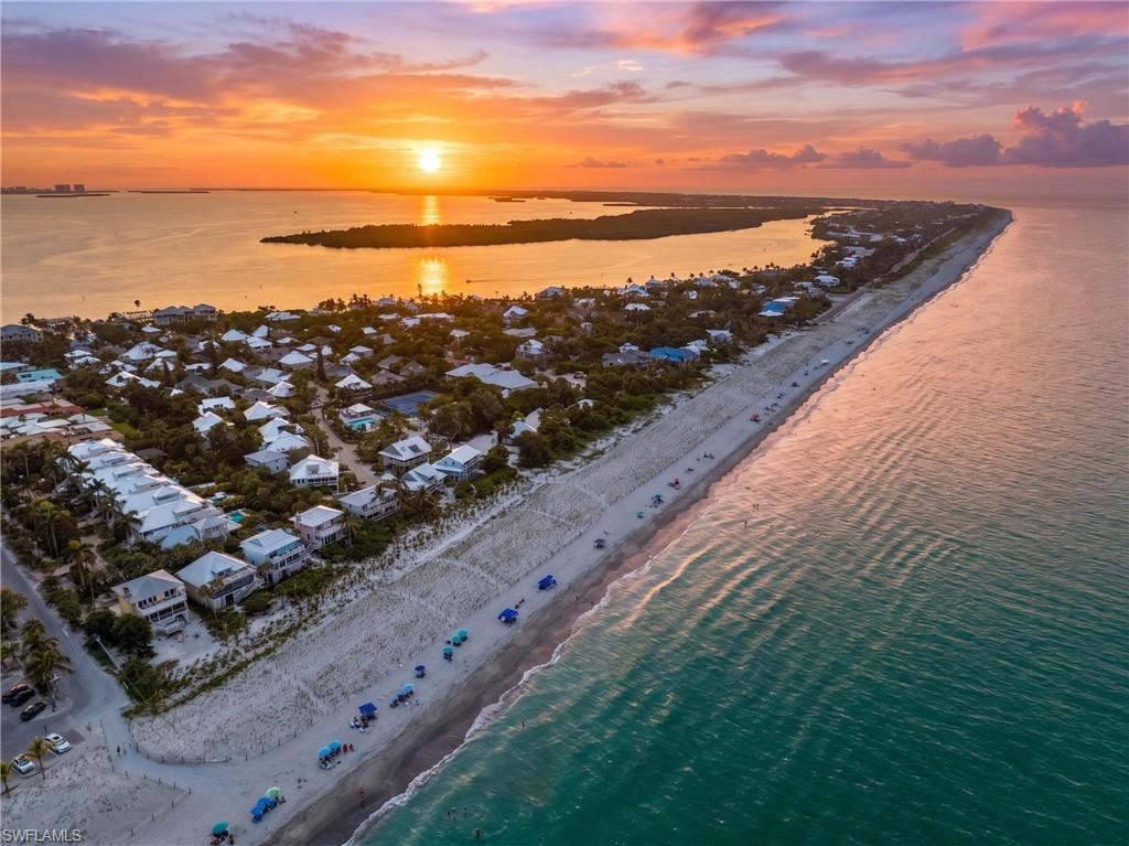 SUNSET CAPTIVA - Residential