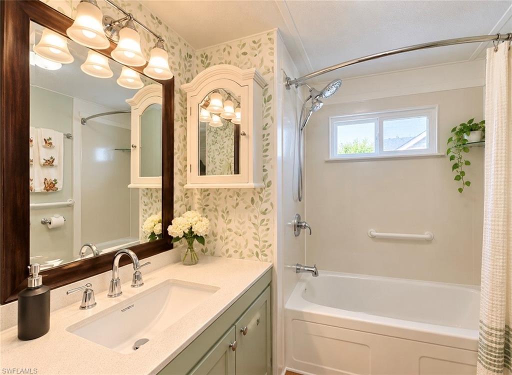 NAPLES MOBILE ESTATES - Residential