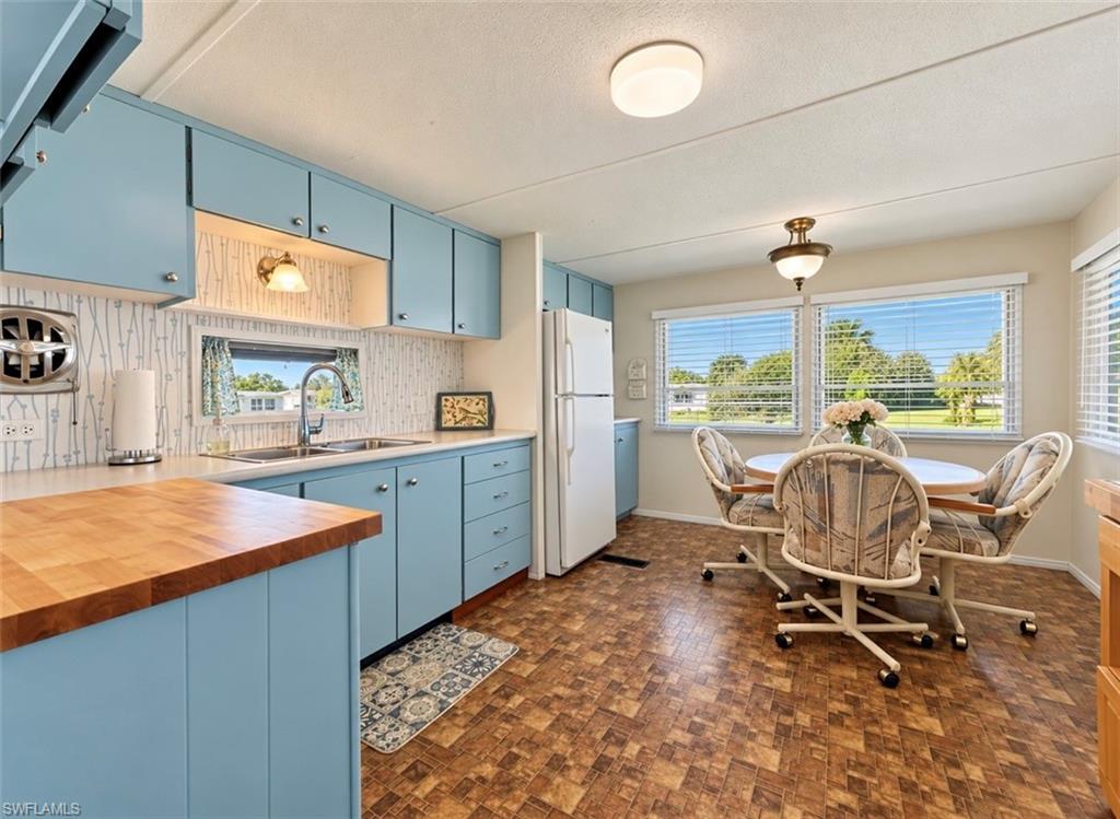 NAPLES MOBILE ESTATES - Residential