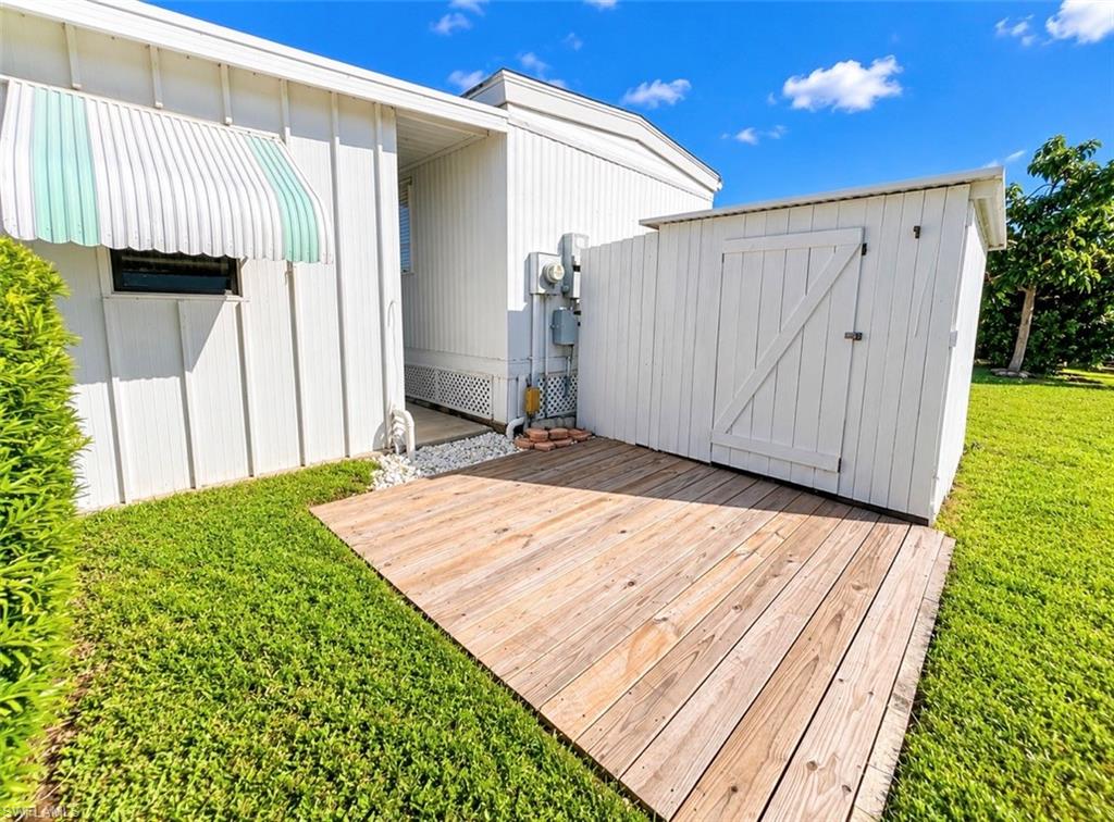 NAPLES MOBILE ESTATES - Residential