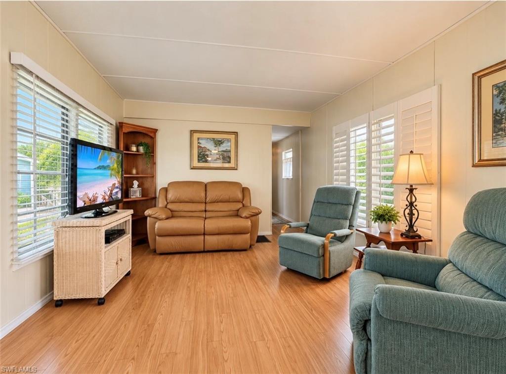 NAPLES MOBILE ESTATES - Residential